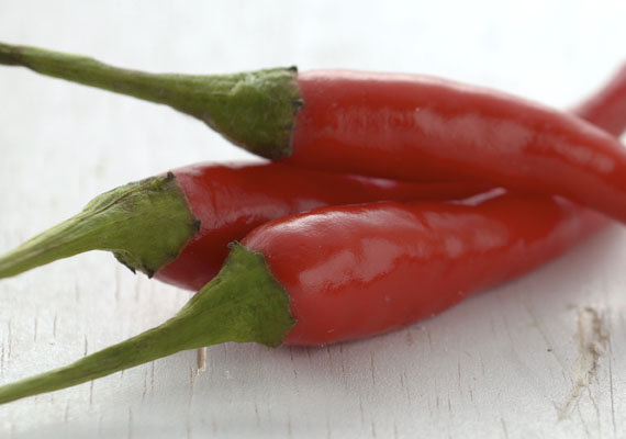 1. Planting method: Land<br />
2. Medium used: Soil<br />
3. Pack size: 100 g<br />
4. Shelf life / Storage: 5 days. Best keep at chilling temperature<br />
5. Suggestion uses: Soup, salad, stir-fried dishes (enhance spiciness), sauces/sambals.
